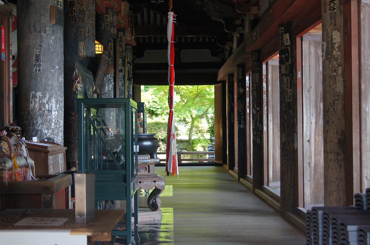 琵琶湖の絶景と精悍な空気を味わえる場所・近江八幡市の長命寺