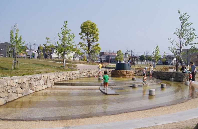 滋賀県内の水遊びが出来る公園、4つ!これからの暑い季節に家族でGO!