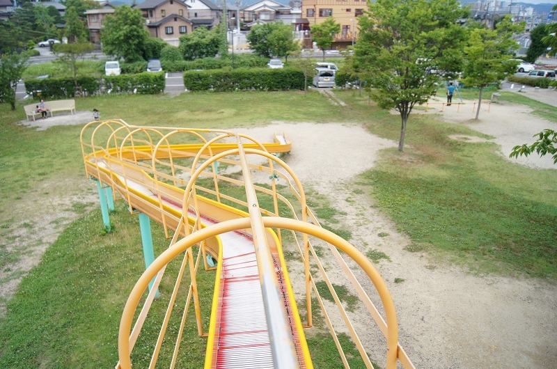 広いグラウンドと一通り遊具が揃ったTHE公園。それが大津市の一里山公園デス。