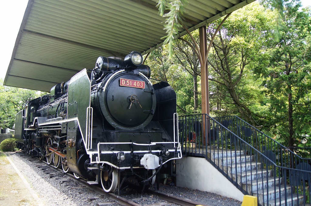 昔の蒸気機関車が展示されている栗東のSL公園。ゴツゴツ感が堪らぬ。