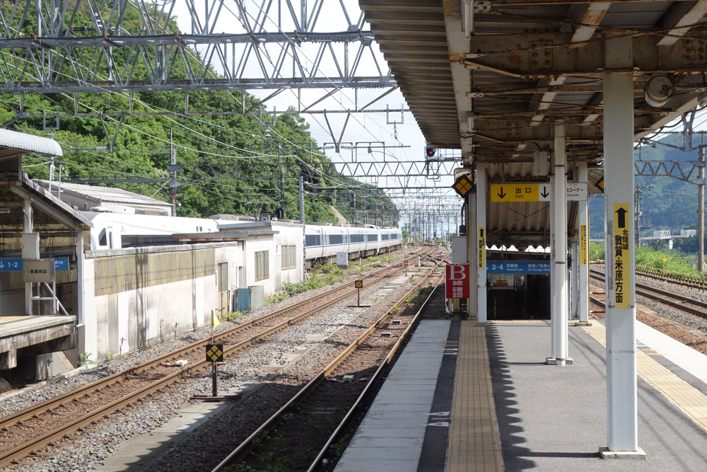 滋賀と福井の境目、長浜市の「近江塩津駅」へ行ってみた!風景が魅力的な駅でござんす。