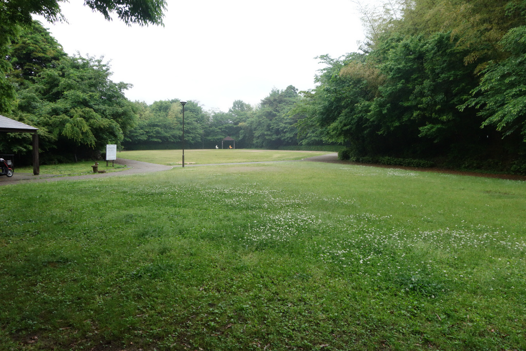 彦根市の千鳥ヶ丘公園を勝手に隠れ良い公園に認定!芝生もあったり、変わった遊具もあったり。
