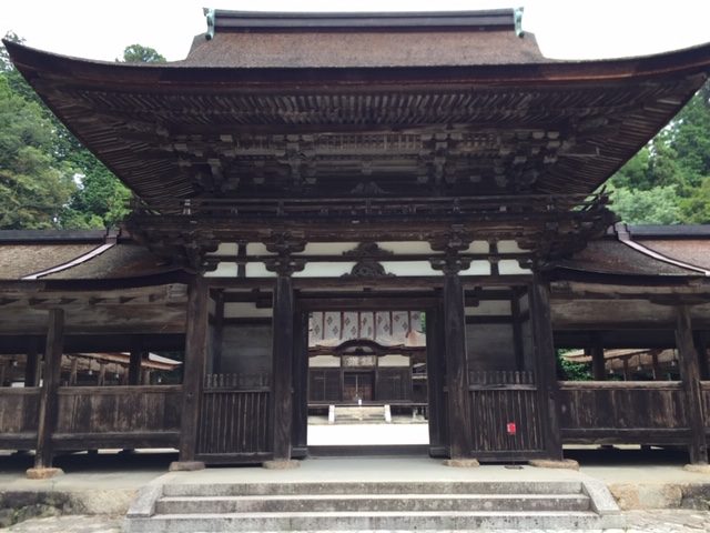 甲賀市の人気の神社・お寺をまとめました！お寺や神社の参拝・御朱印巡りに活用してください。