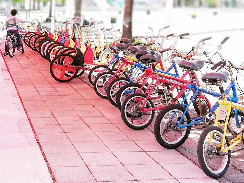 矢橋帰帆島公園にある自転車コーナー