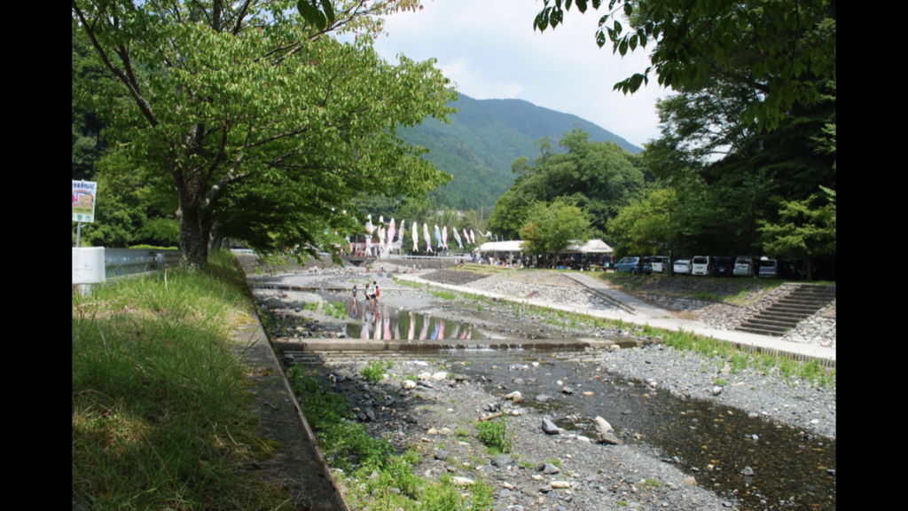 甲賀市土山にある「黒滝遊漁場」の風景