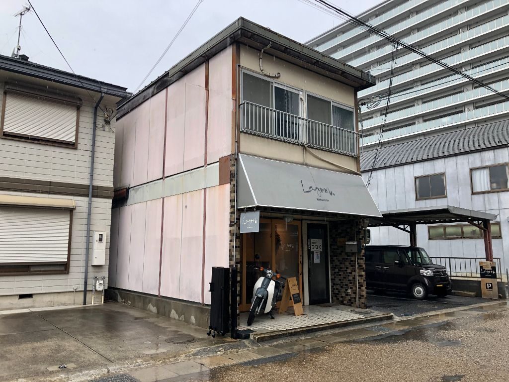 草津宿本陣近くにある焼き菓子のお店「Lagom BAKESHOP」外観