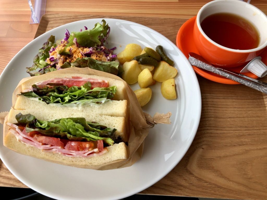 大津港にオープン「birdcafe」サンドイッチ