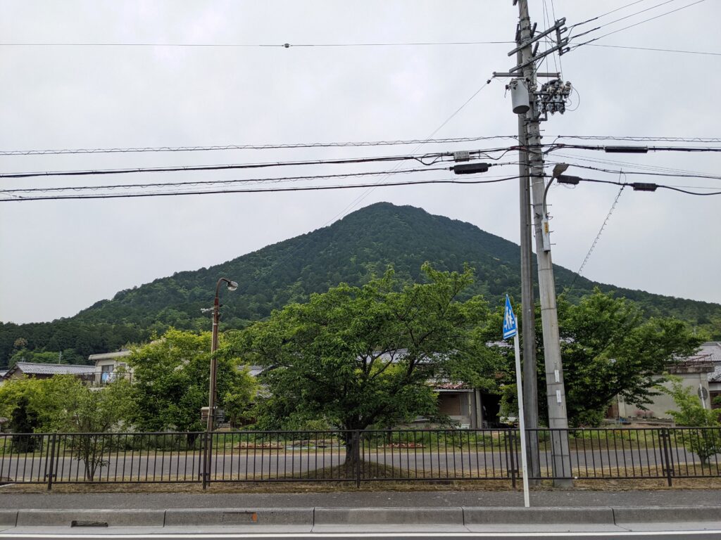 近江富士と言われる三上山