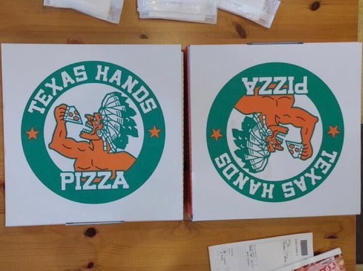 湖南市のピザ屋さん「テキサスハンズ」ロゴおしゃれ