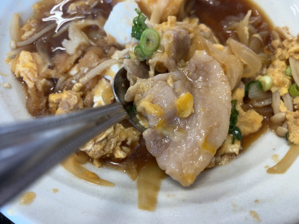 滋賀県栗東市「道の駅 アグリの郷栗東」のまるっぽ豆腐定食の中に入っていた豚肉
